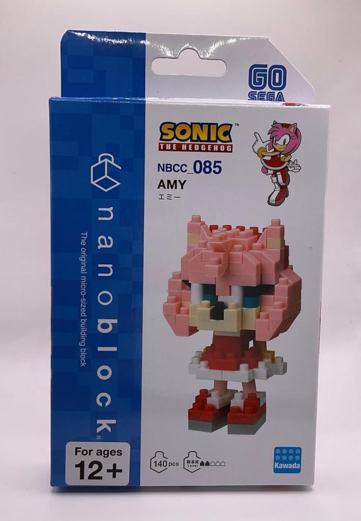 The box for the Nanoblock Amy Rose set, placed against a white background.