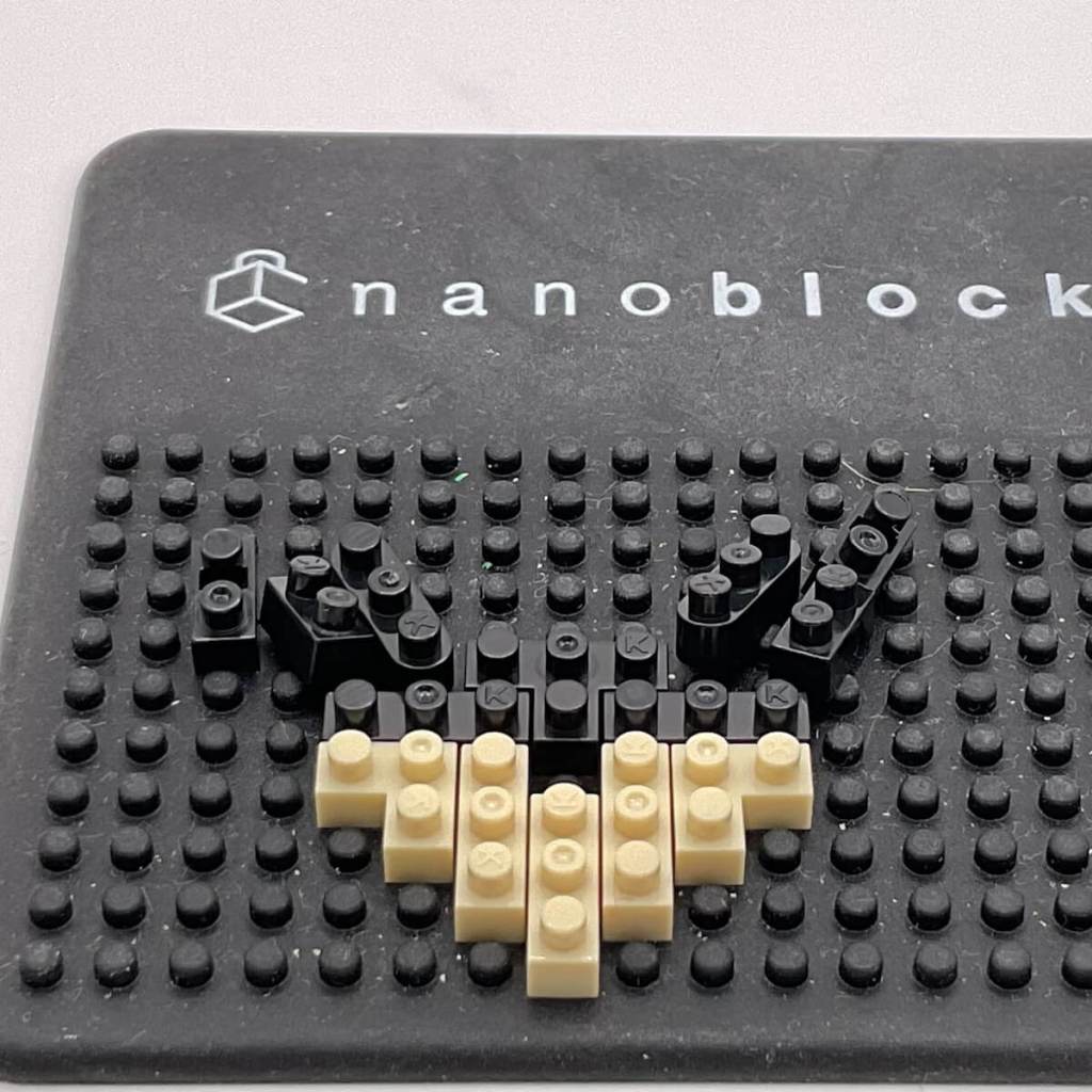 Nanoblock Shadow the Hedgehog, build step 1