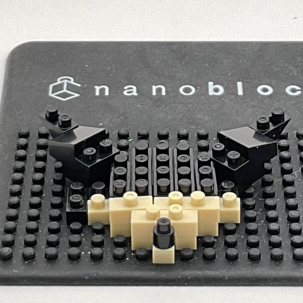 Nanoblock Shadow the Hedgehog, build step 2