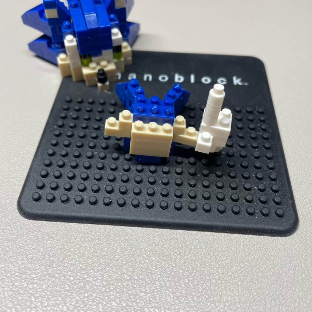 Sonic the Hedgehog Nanoblock Build: Instructions Steps 14 and 15.