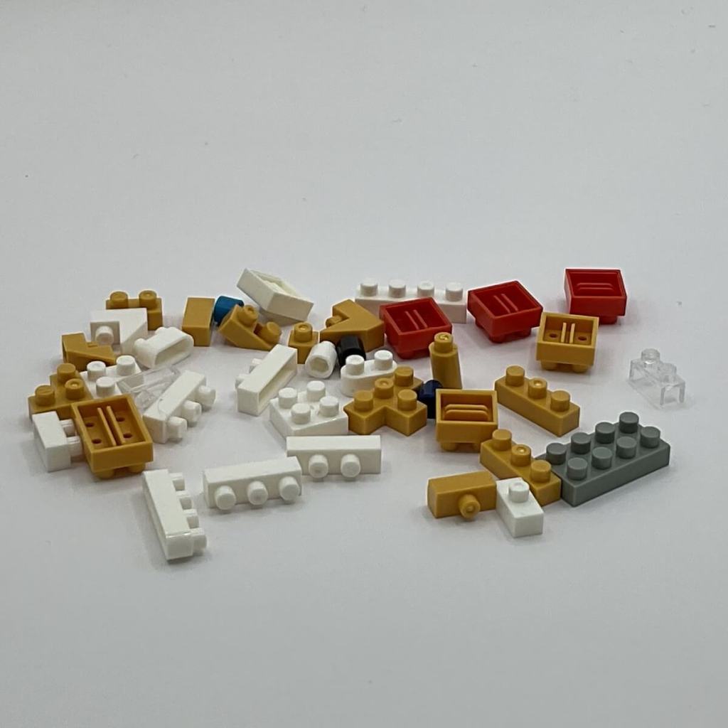 The extra pieces from the Tails Nanoblock set.